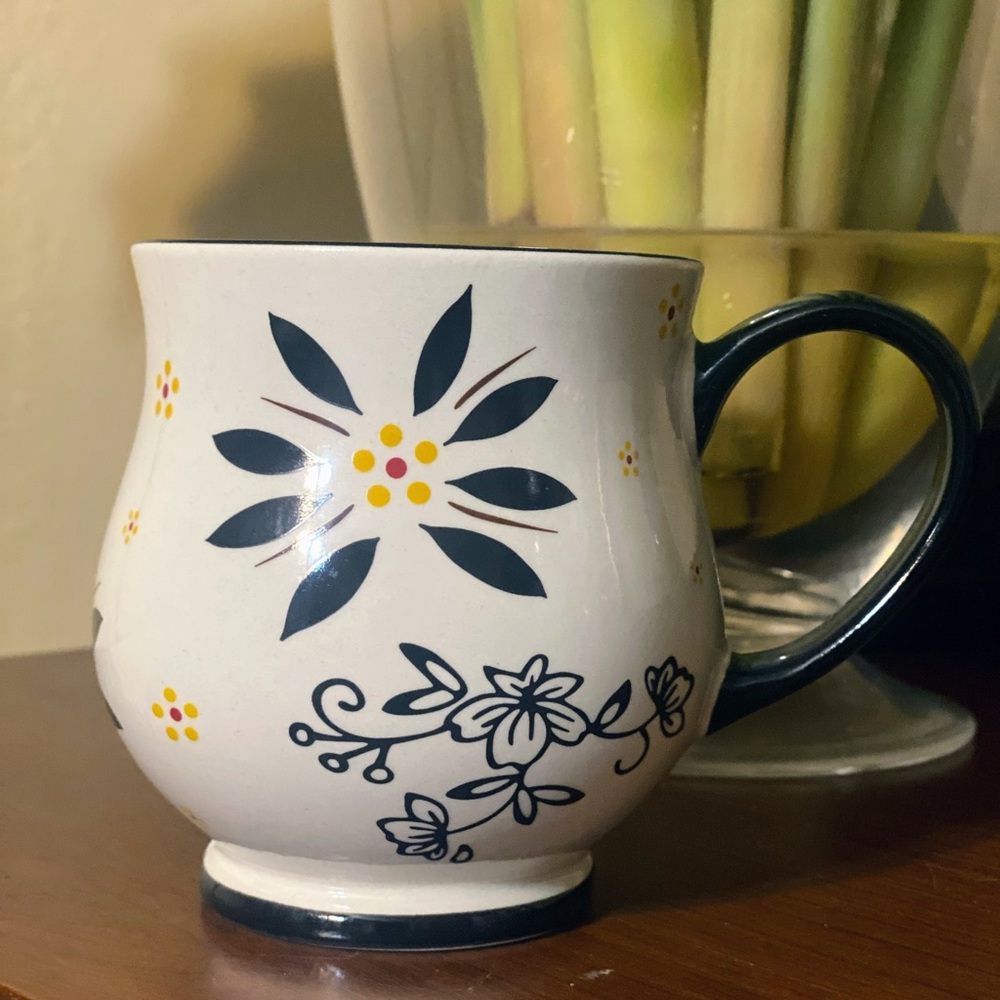1- 16 oz Mug  - Stoneware - Temptations by Tara Old World Black KFI-XNG-977414
